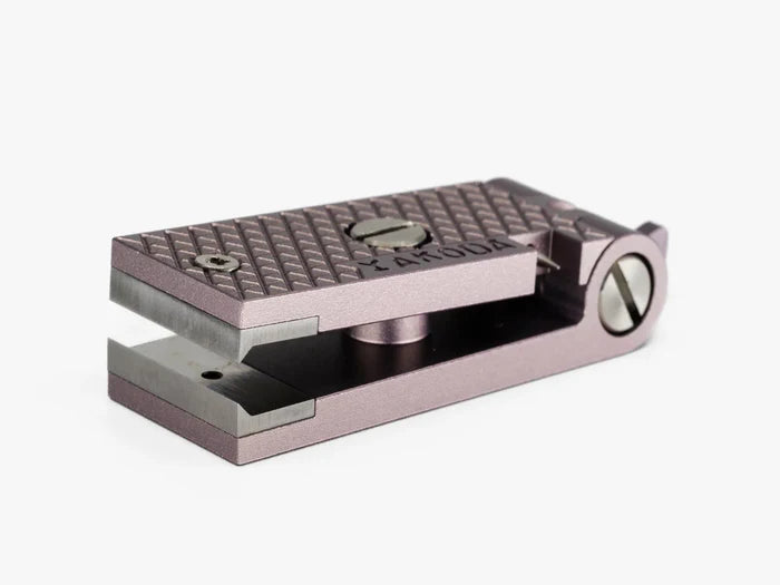 Yakoda Nippers New fishing line clipper with textured grip and compact metal design for precise cutting of fishing tackle lines.